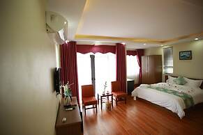 Family Airport Hotel