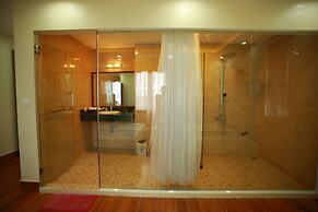 Family Airport Hotel