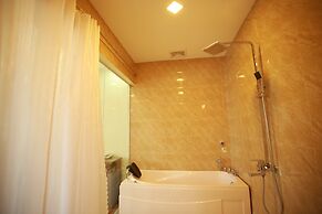 Family Airport Hotel