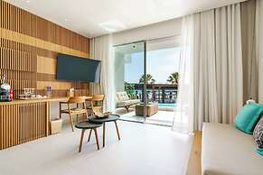 Mykonos Dove Beachfront Hotel