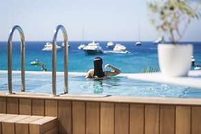 Mykonos Dove Beachfront Hotel