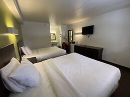 SkyLight Inn Cleveland - Willoughby