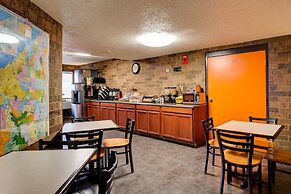 SkyLight Inn Cleveland - Willoughby