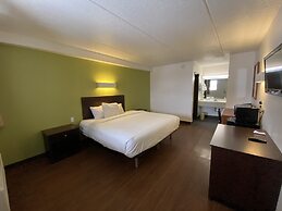 SkyLight Inn Cleveland - Willoughby