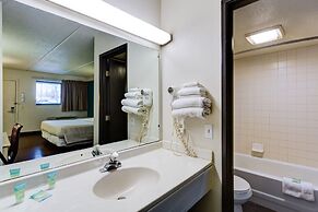 SkyLight Inn Cleveland - Willoughby