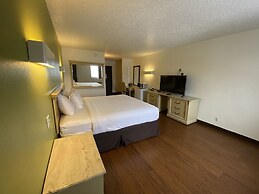 SkyLight Inn Cleveland - Willoughby