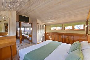 Safari Island Resort