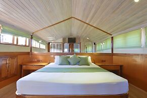 Safari Island Resort