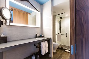 Crowne Plaza HY36 Midtown Manhattan by IHG