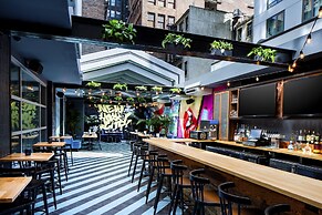 Crowne Plaza HY36 Midtown Manhattan by IHG