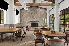 WorldMark Hunt - Stablewood Springs Resort