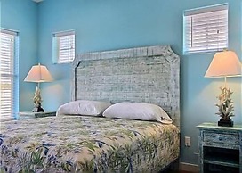 Gulfwaters Beachfront Resort 101 102