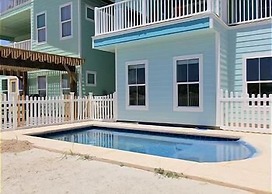 Gulfwaters Beachfront Resort 101 102