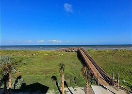 Gulfwaters Beachfront Resort 101 102