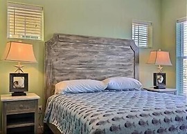 Gulfwaters Beachfront Resort 101 102