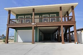 Mi Casa Tu Casa upstairs