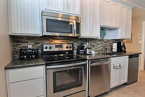 Mi Casa Tu Casa downstairs