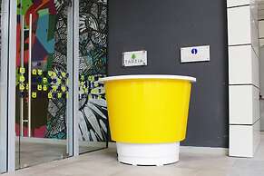 YELLO Hotel Harmoni Jakarta