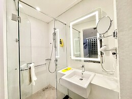 YELLO Hotel Harmoni Jakarta