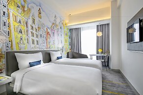 YELLO Hotel Harmoni Jakarta