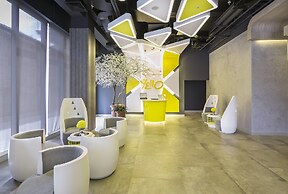 YELLO Hotel Harmoni Jakarta
