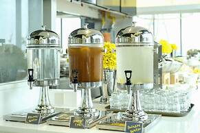 YELLO Hotel Harmoni Jakarta