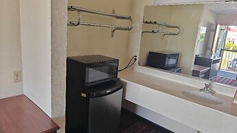 Travelodge by Wyndham Richmond Kentucky