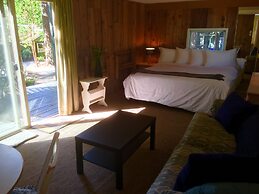 Lakeshore on Salt Spring