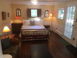 Lakeshore on Salt Spring