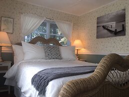 Lakeshore on Salt Spring