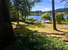 Lakeshore on Salt Spring