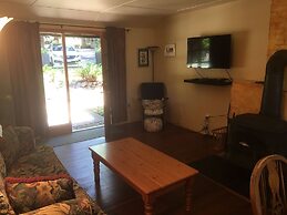 Lakeshore on Salt Spring