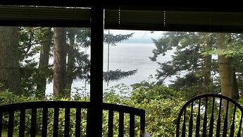 Mutiny Bay Waterfront House