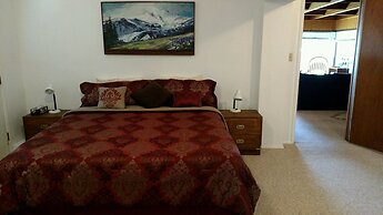 Mutiny Bay Waterfront House