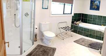 Golden Caves - Bed & Breakfast