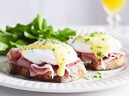 Golden Caves - Bed & Breakfast