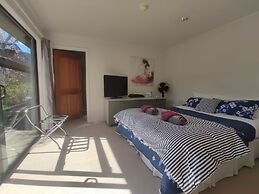 Golden Caves - Bed & Breakfast