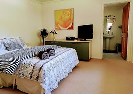 Golden Caves - Bed & Breakfast