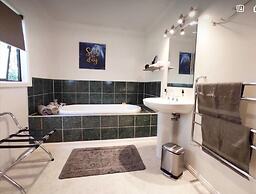 Golden Caves - Bed & Breakfast