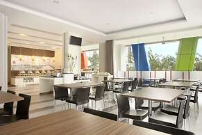 Amaris Hotel Margorejo - Surabaya