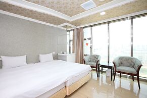 Fun House - Douliu Branch