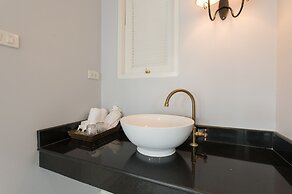 Noursabah Bed Bangkok