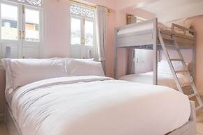 Noursabah Bed Bangkok