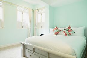 Noursabah Bed Bangkok