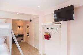 Noursabah Bed Bangkok