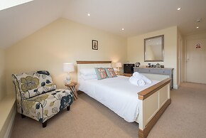 The Lodge at Broadway