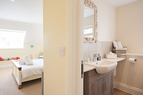 The Lodge at Broadway