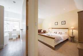 The Lodge at Broadway