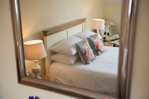 The Lodge at Broadway