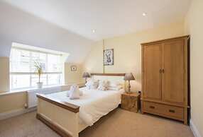 The Lodge at Broadway